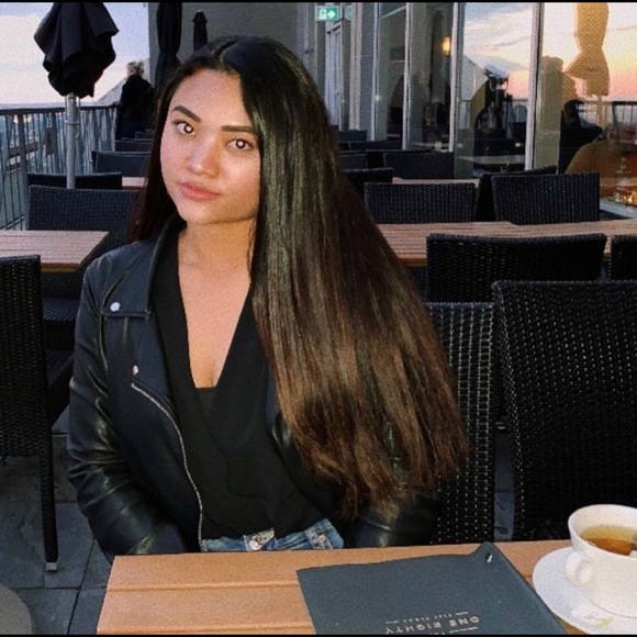 Meet your Posher, Stephanie - Picture 1 of 1